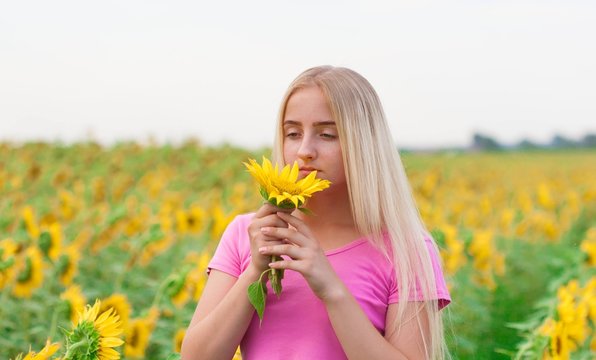  Girl in sunflower