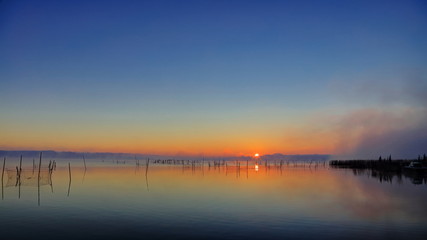 Fototapeta na wymiar 印旛沼の日の出