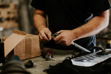 Dans l'atelier d'un artisan