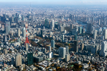 東京都港区上空から新橋方向を空撮