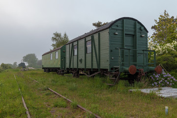 Fototapeta na wymiar Eisenbahn Waggons am alten Bahnhof Bresewitz