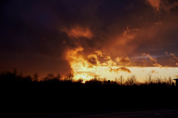 Brennender Himmel am Horizont