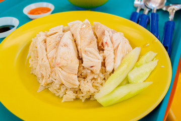 シンガポールの代表グルメ海南鶏飯（チキンライス）