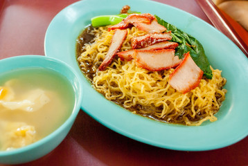 シンガポールの代表グルメ雲吞麺（ワンタンミー）	