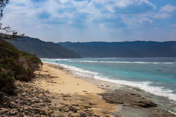 磯場と碧い海と青い空