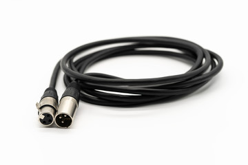 Cable XLR o Canon sobre fondo blanco