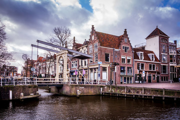 Naklejka premium alkmaar canal houses
