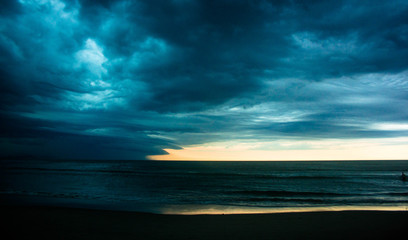 Obraz premium sunset over the sea