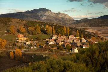 Alba de los Cardaños village in palencia during fall