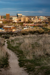 Obraz premium Footpath leads from the foothills over Boise Idaho