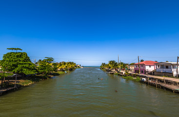 Fototapeta na wymiar Roadtrip durch das wundervolle Belize.