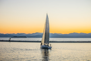 Obraz na płótnie Canvas Sailboat & Sunset