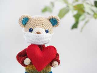 かわいい熊の編みぐるみ