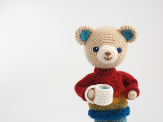 かわいい熊の編みぐるみ