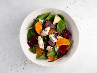 Salad with beets and tangerines