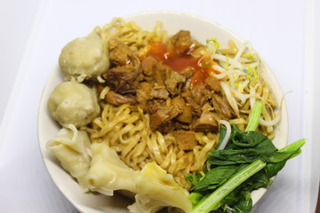 Chicken noodles are popular foods from Indonesia