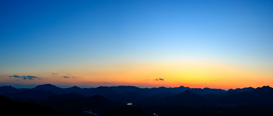 Obraz premium Continuous mountains. The mountain background of Chinese painting.