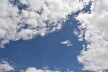 Obraz na płótnie Canvas Nubes de verano