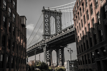 Obraz na płótnie Canvas Low Angle View Of Manhattan Bridge