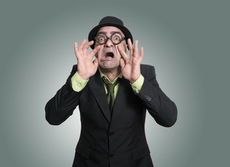 Anunciando noticias