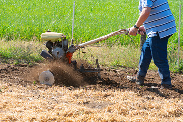 Preparing a field to be able to sow