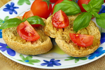 Bruschetta e basilico