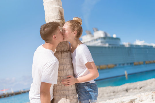 Engagement photo session at Cococay, Bahamas