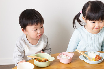 子供　食事