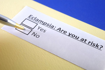 Obraz premium One person is answering question about eclampsia.