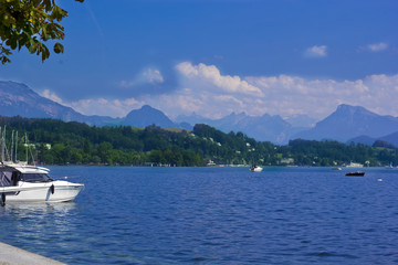 Fototapeta na wymiar Beautiful scene in Lake Luzern in Luzern City in Switzerland