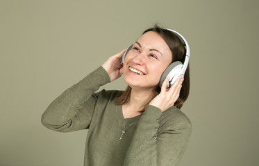 How to spend time during quarantine and isolation? Listen to your favorite music. The emotions and...