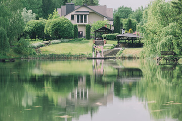 Obraz premium View village reflection, lake landscape