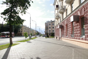 Fototapeta na wymiar Empty street in Gomel. City life