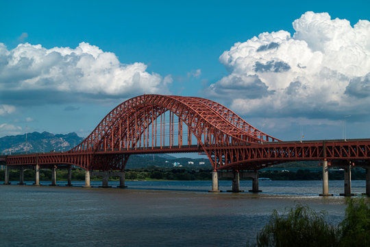 The Banghwa Bridge in Gangseo-gu, Seoul, Korea was filmed with the Han River.