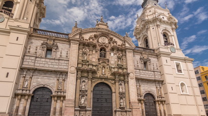 Fototapeta na wymiar The Basilica Cathedral of Lima is a Roman Catholic cathedral located in the Plaza Mayor timelapse hyperlapse in Lima, Peru