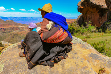 Schäferin im Torro Torro Nationalpark in Bolivien