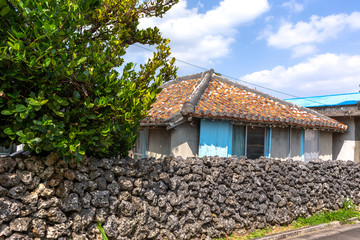 Fototapeta na wymiar 日本の最南端・沖縄県波照間島の家