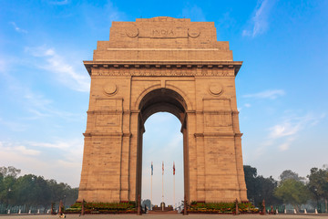 Fototapeta na wymiar Famous India Gate in the city centre of New Delhi