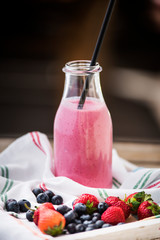 Smoothie z owoców leśnych