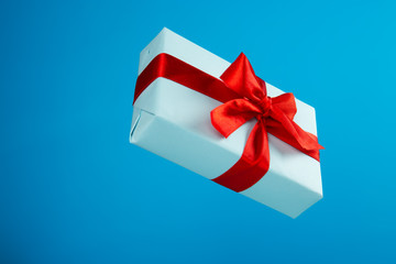 style; cute; beautiful; container; valentines; celebrate; sale; mockup; purchase; discounts; bokeh; package; concept; paper; white; design; minimalistic; decor; minimalist; wedding; border; one; side;