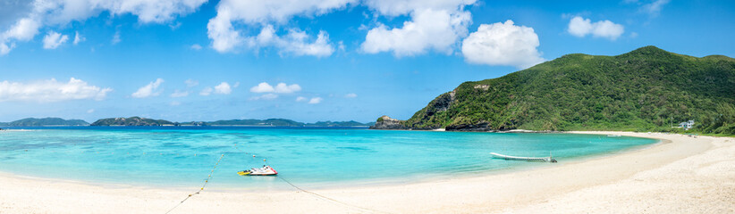 Fototapeta na wymiar Tokashiku Beach, Tokashiki island, Kerama Islands group, Okinawa, Japan