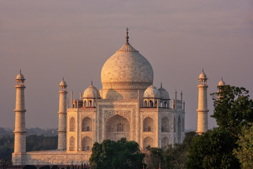 Fototapeta na wymiar View of Taj Mahal at sunset in Agra, Uttar Pradesh, India