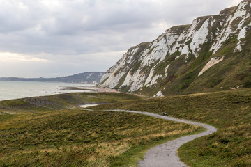 Fototapeta na wymiar Footpath near White Cliffs of Dover