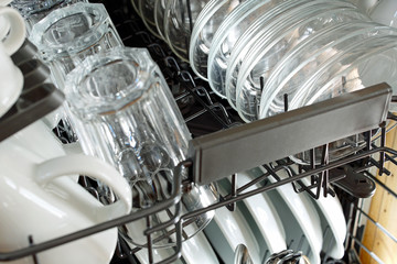 Sp&uuml;lmaschine richtig einr&auml;umen