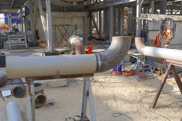 Oil and gas. Construction of a refinery complex. Installation and welding of industrial pipelines and equipment.