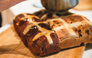 Pastel día de pascua, hot cross bun
