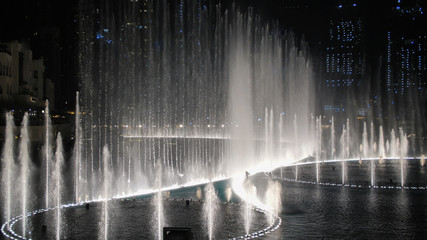 Dancing fountains in Dubai in the evening.