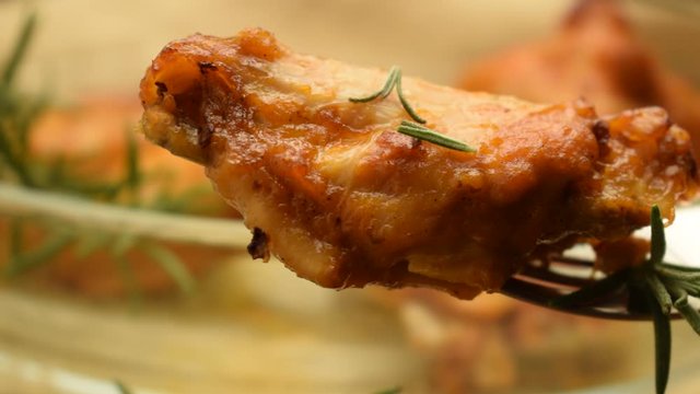 Ali di pollo arrosto ft0204_0143 Roasted chicken wings