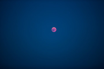 Vollmond bei Mitternacht: Blutmond