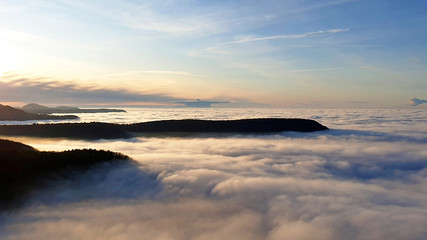 Obraz premium Bodennebel auf der Schwäbischen Alb